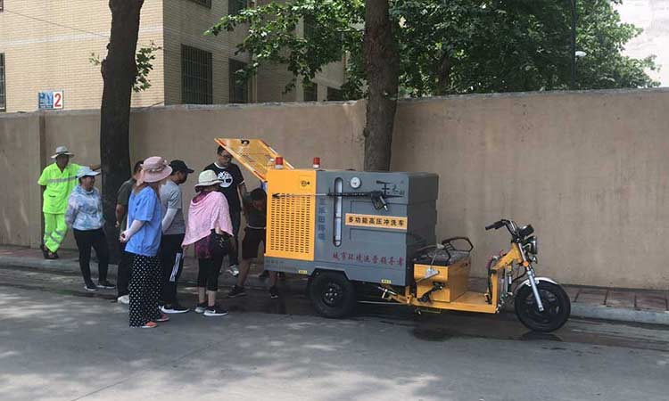電動三輪高壓清洗車質(zhì)量信得過，繼續(xù)發(fā)貨