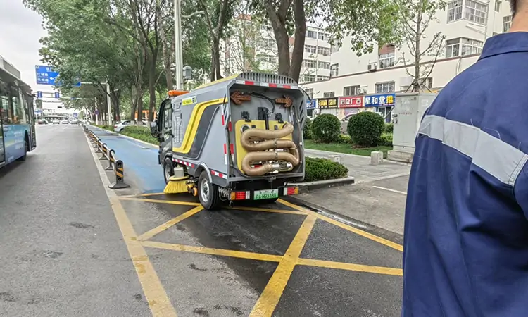 小型電動洗掃車