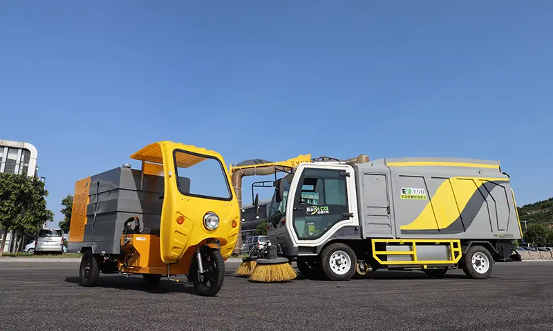 樹葉收集車與高壓清洗車聯(lián)合作業(yè)會(huì)產(chǎn)生怎樣的火花？一起來看一下！