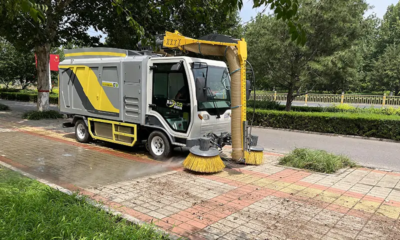 樹葉收集車——引領綠色清潔革命的力量，落葉收集專用車輛。