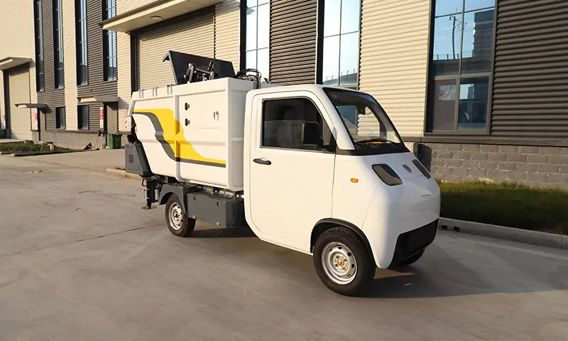 純電動后裝垃圾車到貨客戶現場,助力城市環境衛生提升